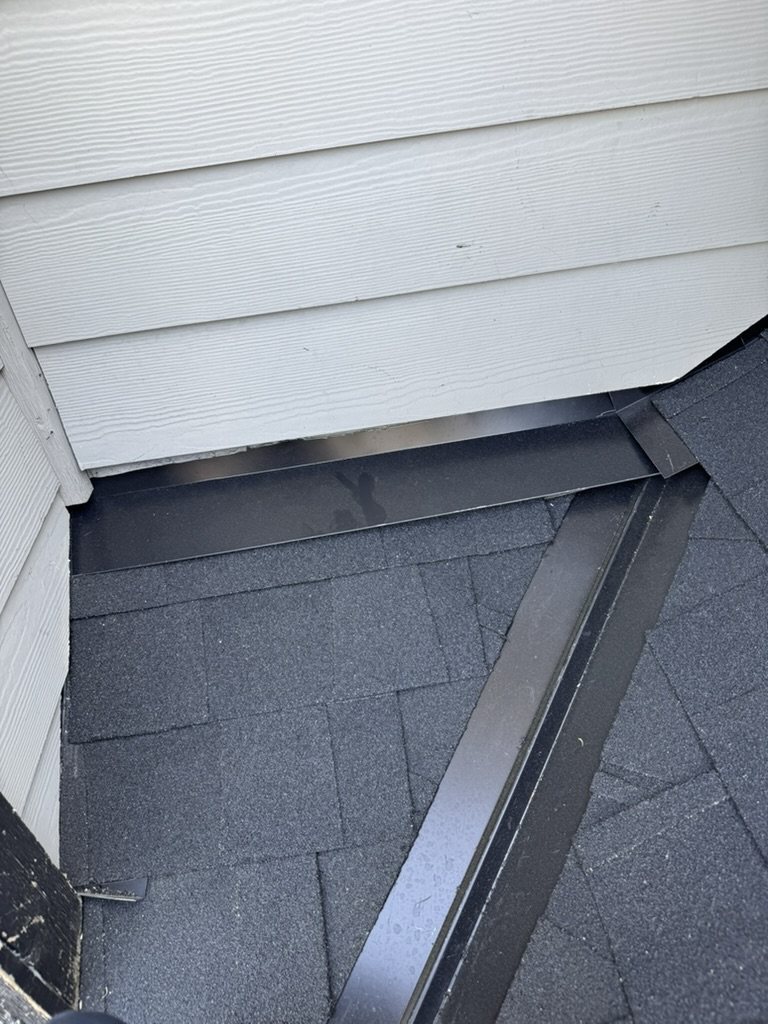 Wall flashing detail where roof meets siding